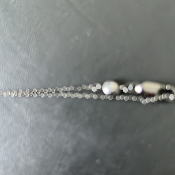 HENRI BENDEL NWOT LUXE PAVE IRIS GUNMETAL PENDANT NECKLACE - Picture 9 of 13